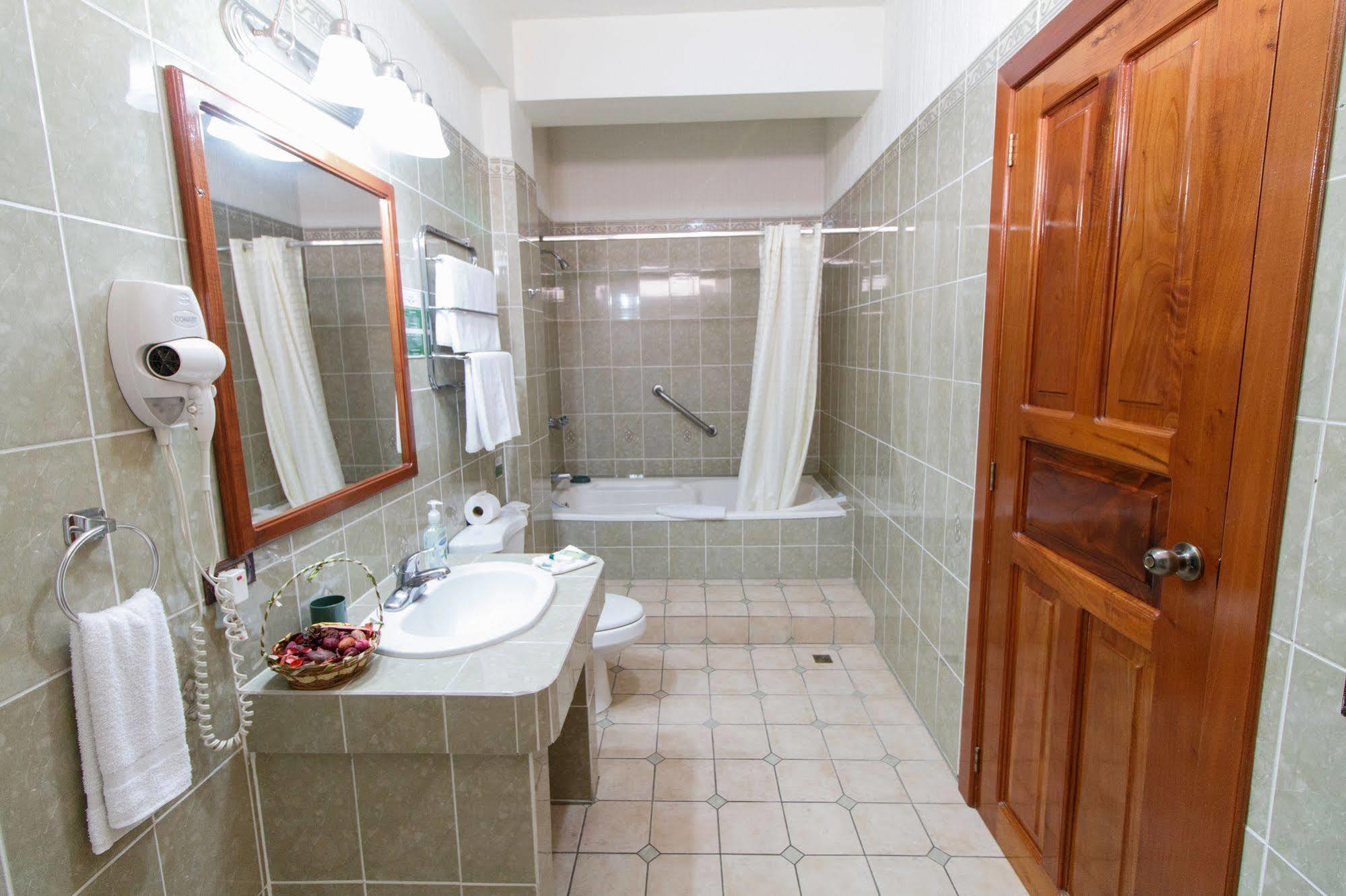 Hotel Anna Inn Olintepeque المظهر الخارجي الصورة