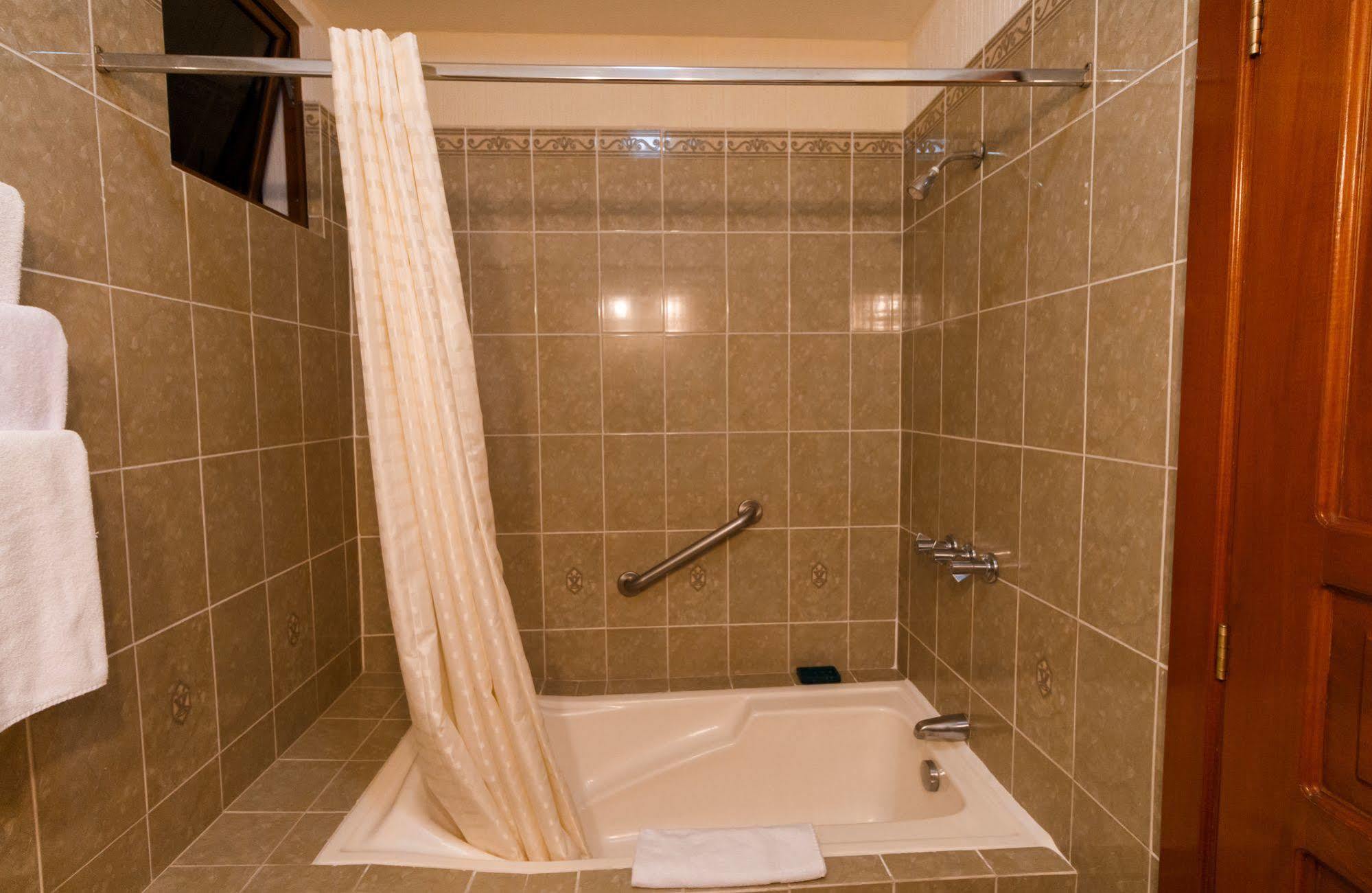 Hotel Anna Inn Olintepeque المظهر الخارجي الصورة